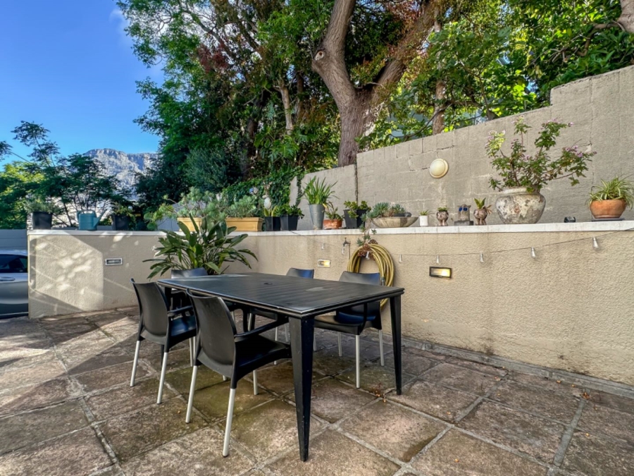 To Let 2 Bedroom Property for Rent in Tamboerskloof Western Cape